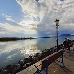 Haziallatbarat Mandula Haz Koezpontjanal * Fonyód