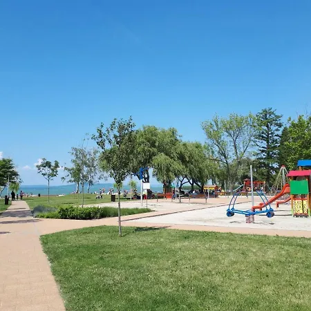 Holiday home Haziallatbarat Mandula Haz Koezpontjanal *