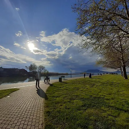Prázdninový dům Haziallatbarat Mandula Haz Koezpontjanal