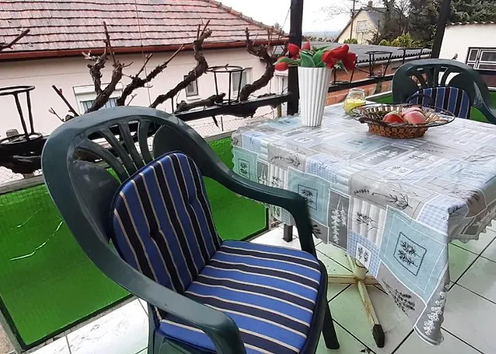 Holiday home Haziallatbarat Mandula Haz Koezpontjanal *